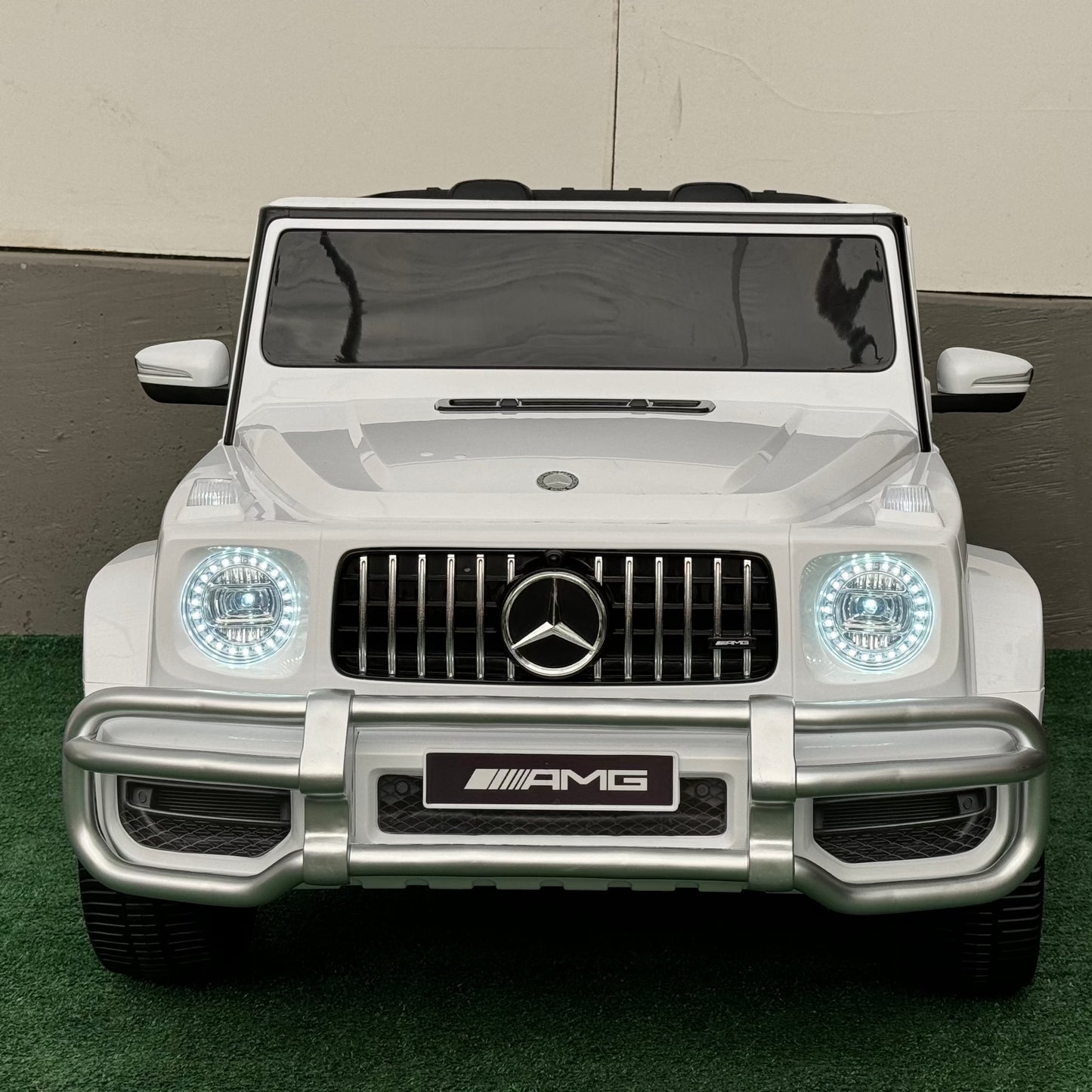 24V 2Seat Luxury Licensed Mercedes G63 AMG, Parental Remote, Rubber Tire, Leather Seats, Music MP3